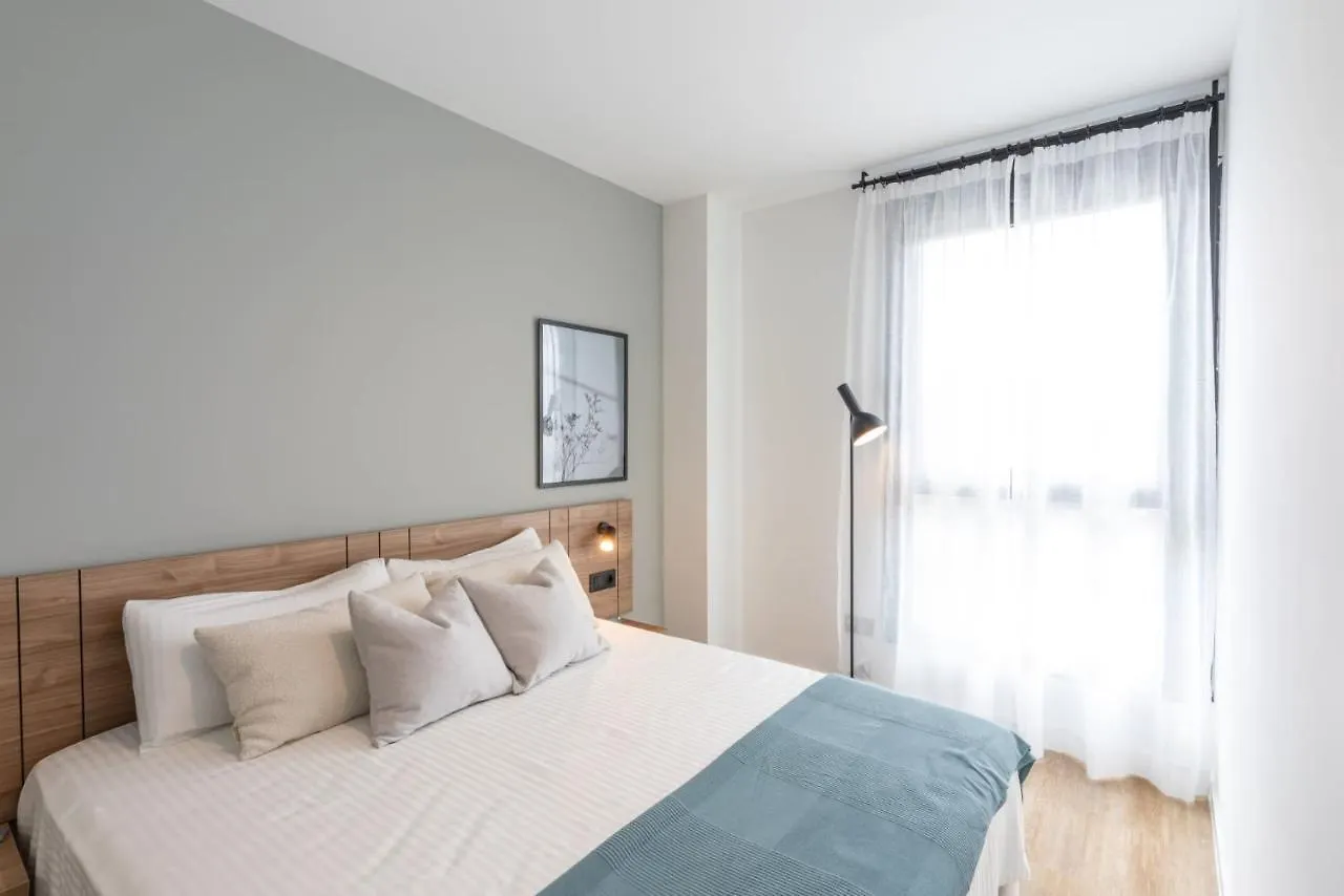 Be Casa - Valdebebas Aparthotel Madrid