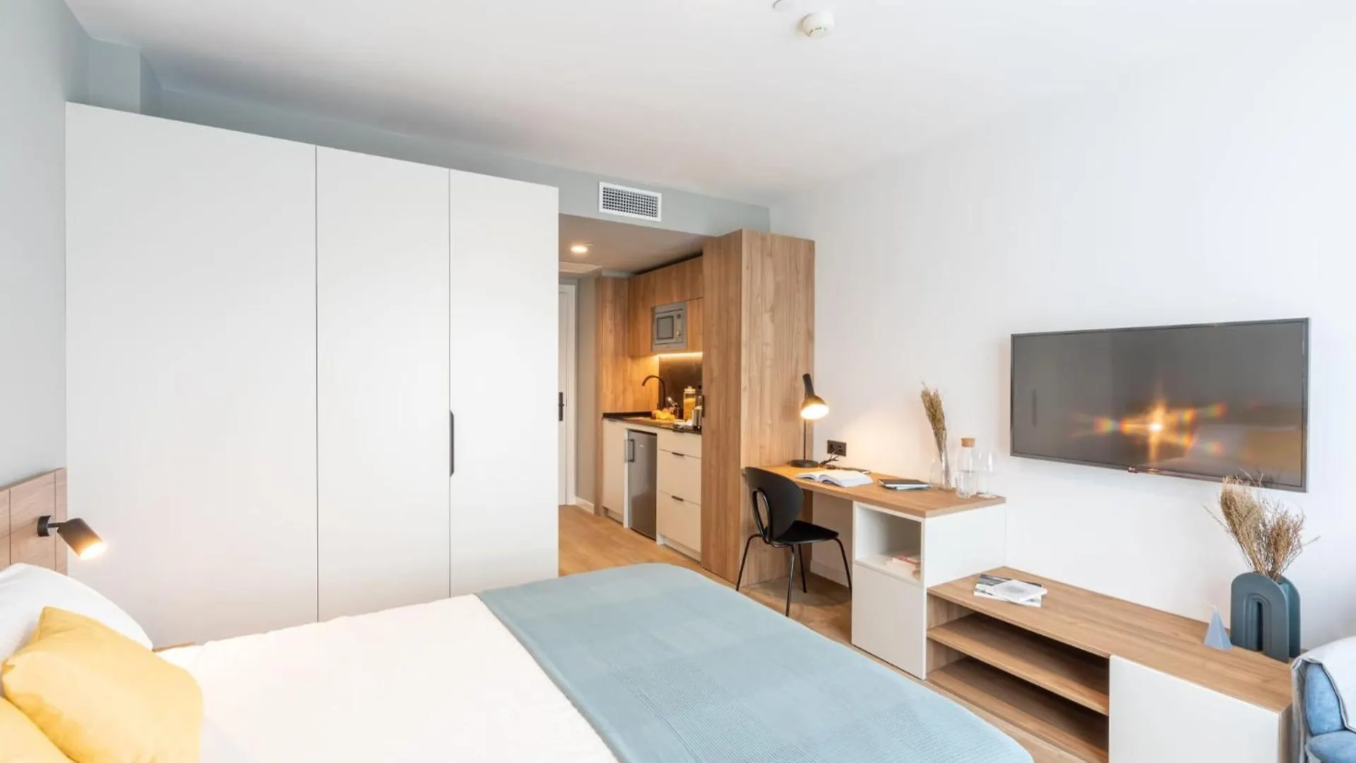Be Casa - Valdebebas Aparthotel Madrid 0*,