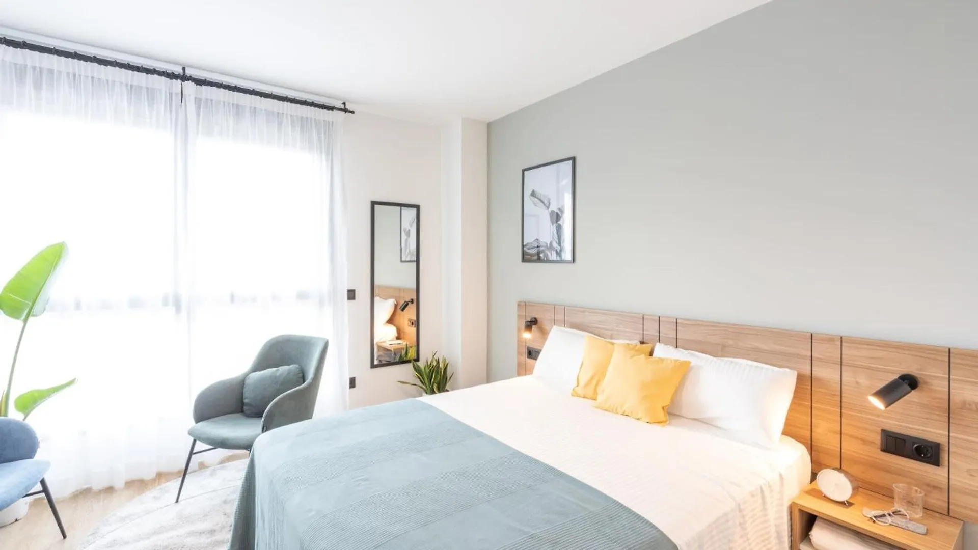 Be Casa - Valdebebas Aparthotel Madrid Spain