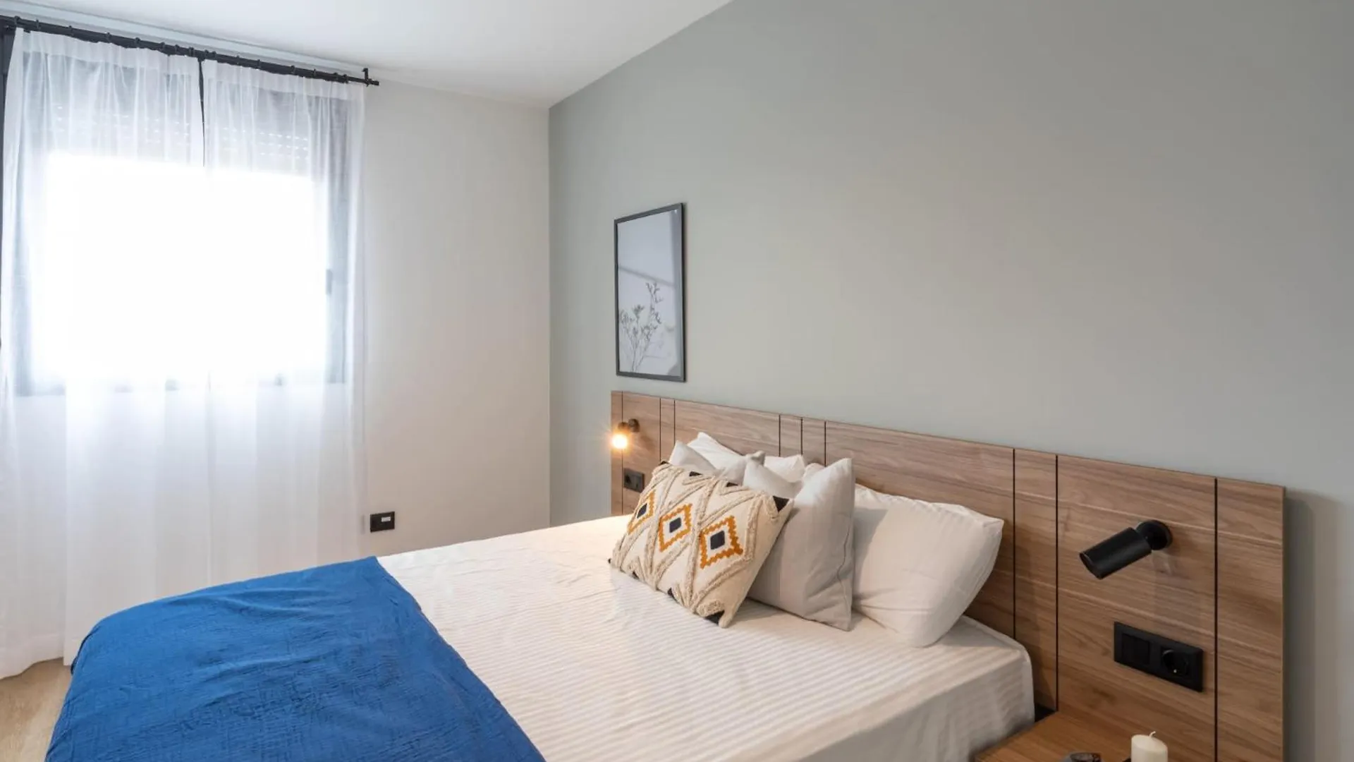 Be Casa - Valdebebas Aparthotel Madrid